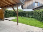 Blick über die Terrasse in den Gartenbereich - ***Haus im Haus! Urgemütliche 4,5-Zimmer-Maisonettewohnung in Haus von um 1600***