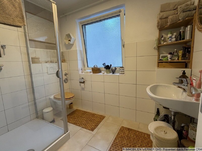 Bad mit Dusche