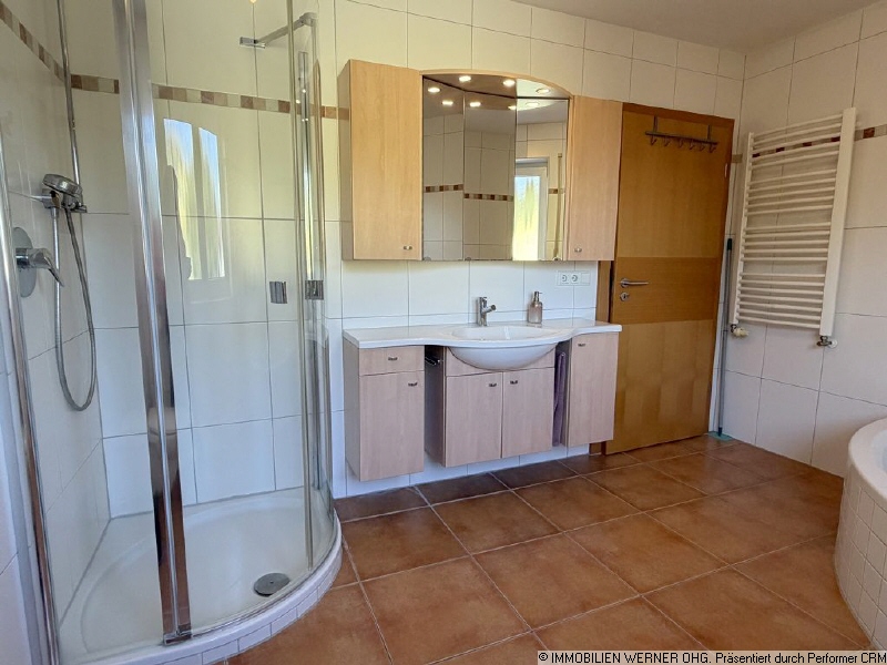 mit Dusche UND Badewanne