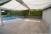 Schatten für die Kinder und Gäste dank der Riesen-Markise - ***Brannenburg*** Geschmackvolle DHH mit Garten, Pool, Garage und guter Anbindung***