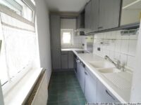 Die Küche mit Fenster