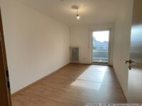 Das Schlafzimmer mit Zugang zum Süd-Balkon