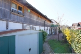 Außenbereich mit Platz für Terrasse - Gartenhütte bleibt - ***Gemütliches Zuhause mit Garage in Rosenheim/ Kastenau- stadtnah und flexibel nutzbar***