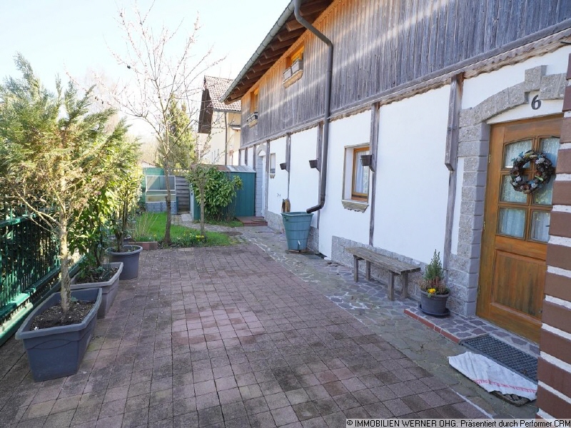 Toller Platz für Liegestühle und eine Sitzgarnitur