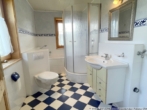 Anbau - Bad mit Fenster, Dusche und Wanne - ***Perfekt für 2-Generationen-Wohnen*** ZFH ähnl. DH mit großzügigem Grundstück***
