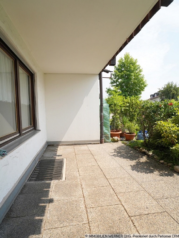 Größtenteils überdacht