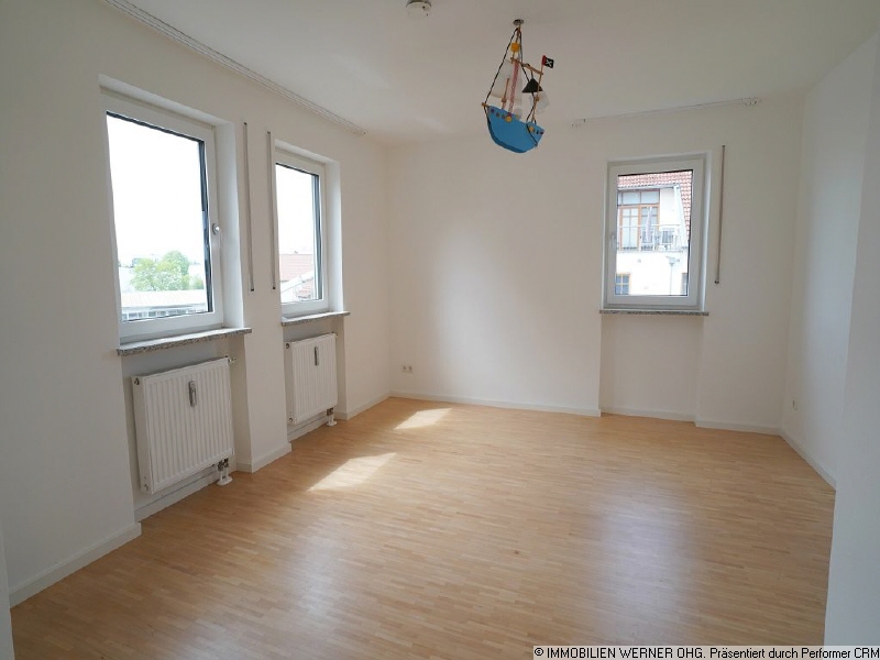 Das Kinderzimmer mit 3 Fenster