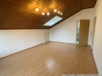 Gute Stellflächen im Wohnraum - ***Gemütliche 2-Zimmer-DG-Wohnung mit Balkon, EBK und Stellplatz in Bernau***
