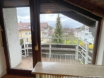 und mit Balkon - ***Gemütliche 2-Zimmer-DG-Wohnung mit Balkon, EBK und Stellplatz in Bernau***