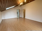 Die Küche betritt man direkt vom Wohnraum - ***Gemütliche 2-Zimmer-DG-Wohnung mit Balkon, EBK und Stellplatz in Bernau***