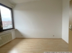 Das Schlafzimmer mit Platz für großen Kleiderschrank - ***Gemütliche 2-Zimmer-DG-Wohnung mit Balkon, EBK und Stellplatz in Bernau***