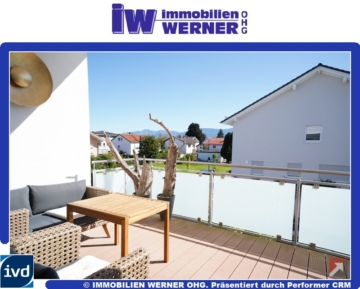 ***Erstbezug 2021! Hohe Decken, viel Licht! 3-Zimmer-Wohnung mit 2 TG-Stellplätzen am Schloßberg***, 83071 Stephanskirchen/ Schloßberg, Dachgeschosswohnung