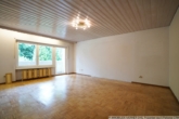 Das Wohnzimmer - ***Freie 3-Zimmer-Wohnung am südl. Stadtrand – mit Balkon, TG und guter Anbindung***