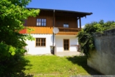 Hausansicht terrassen- und balkonseitig - ***Gepflegte, helle DHH mit Garten, Garage und ausbaubarem DG in ruhiger Lage in Beyharting***