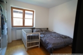 Das Schlafzimmer mit optimalen Stellflächen - ***Sehr ansprechende, gepflegte 3-Zimmer-Wohnung mit 2 Balkonen in Aising!*ab Januar frei***