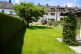 Hausansicht mit Garten - ***Reiheneckhaus mit Wohlfühl-Garten in sehr guter Lage in Rosenheim***